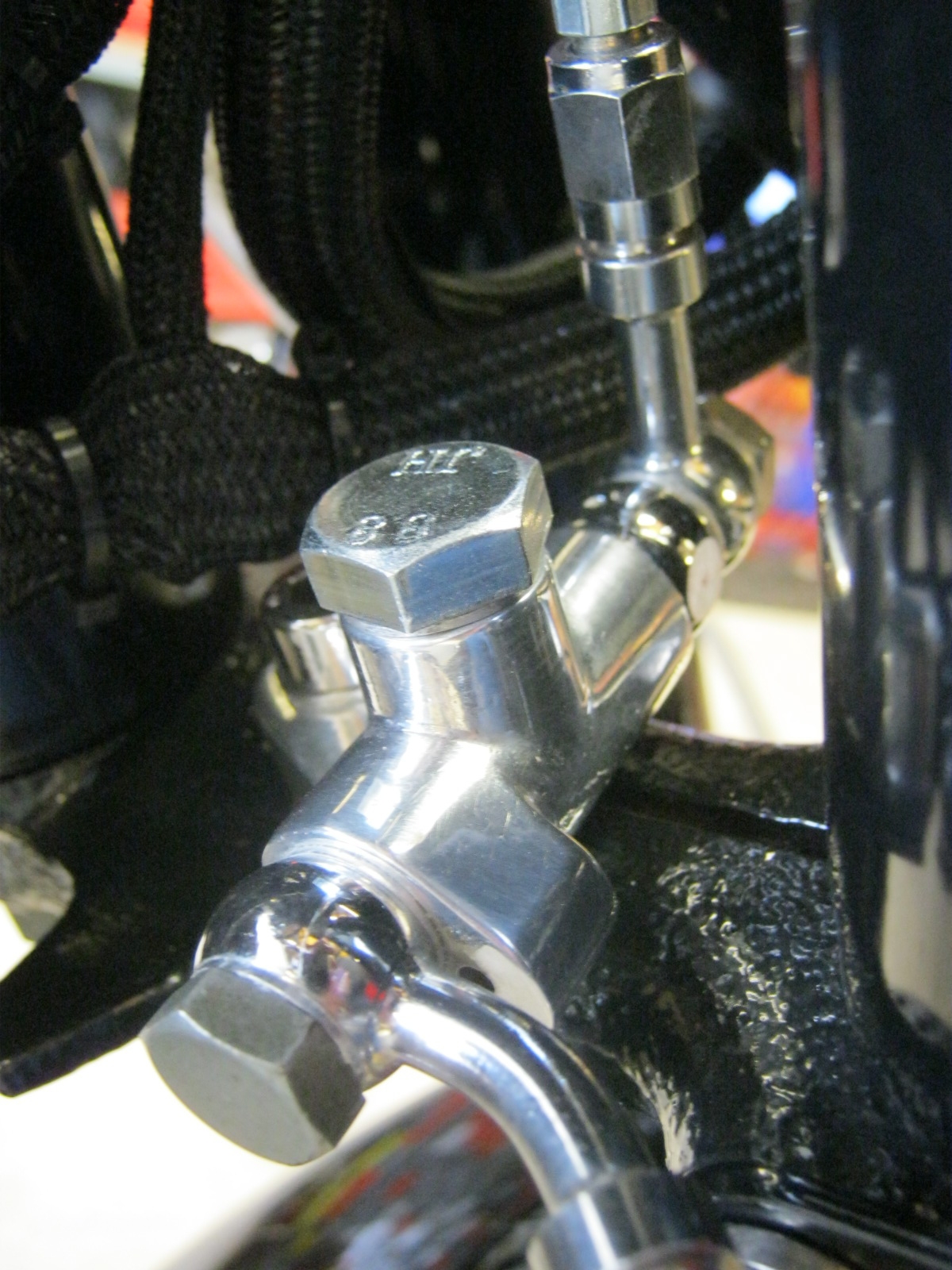 Disc brake configuration. Applicable to Moto Guzzi V700, V7 Special, Ambassador, 850 GT, 850 GT California, Eldorado, and 850 California Police models.