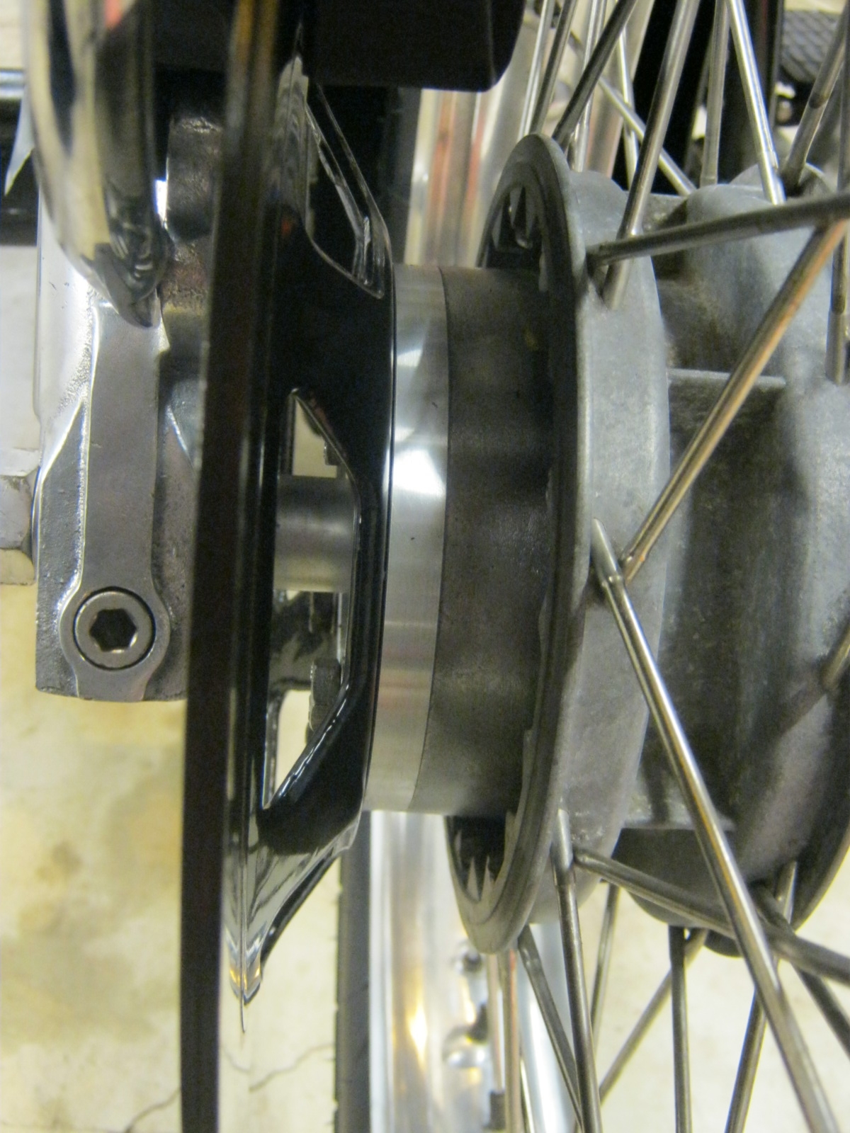 Disc brake stockish configuration. Applicable to Moto Guzzi V700, V7 Special, Ambassador, 850 GT, 850 GT California, Eldorado, and 850 California Police models.