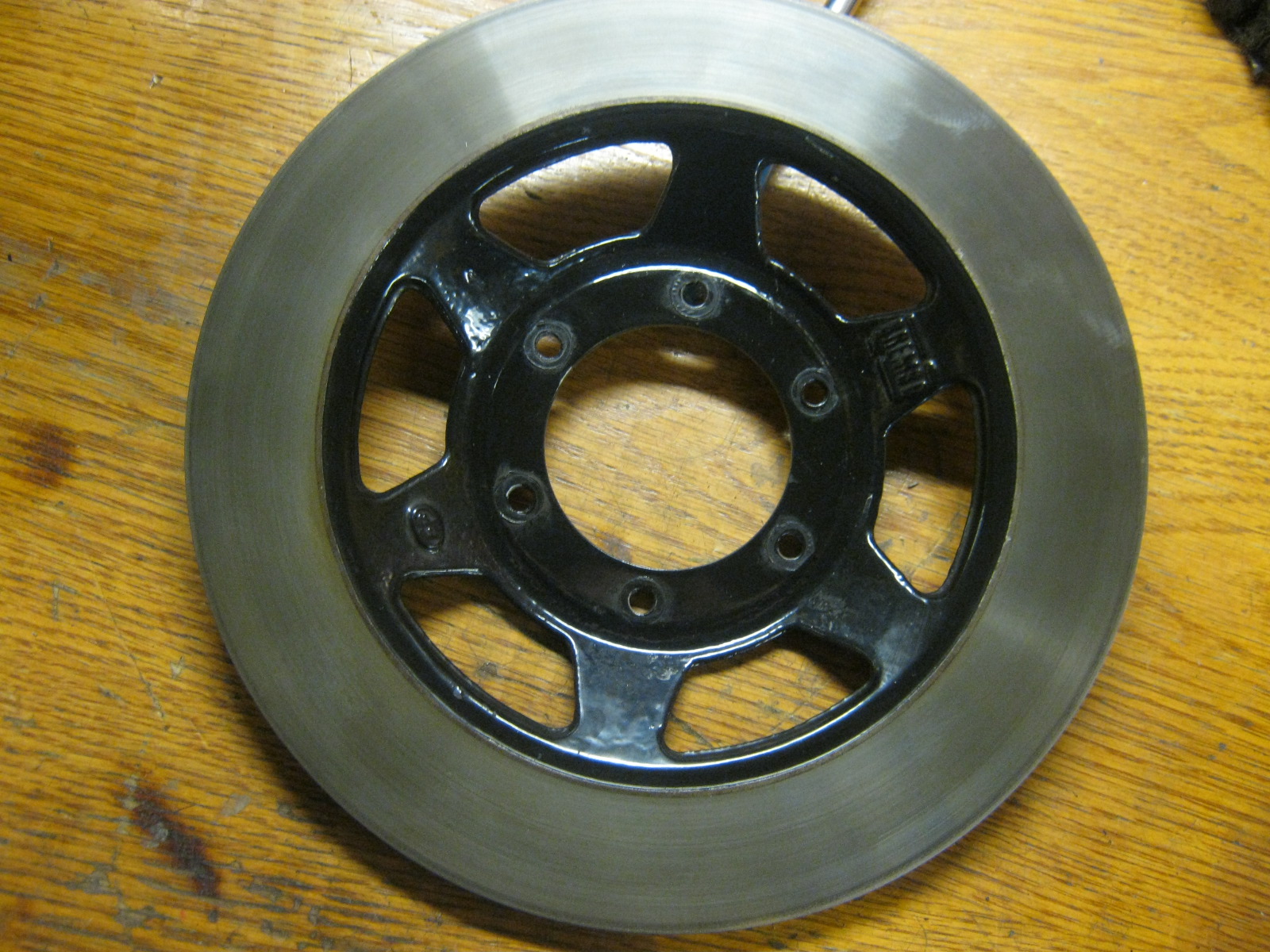 Disc brake stockish configuration. Applicable to Moto Guzzi V700, V7 Special, Ambassador, 850 GT, 850 GT California, Eldorado, and 850 California Police models.