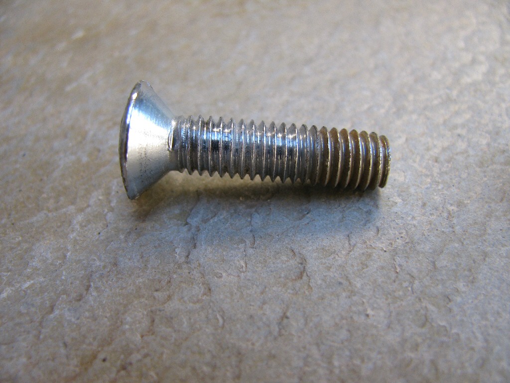 Bolt (MG# 98260625).