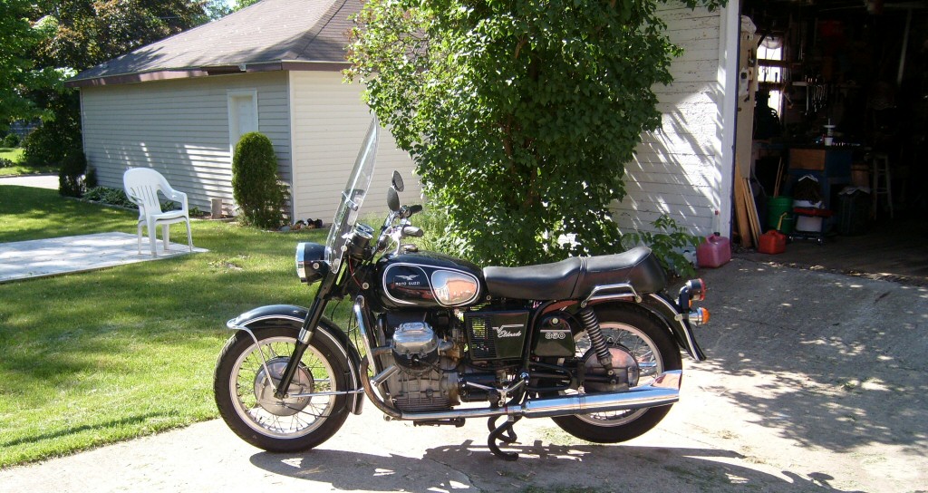 Fitting National Cycle part number N2211 windshield to a Moto Guzzi Eldorado.