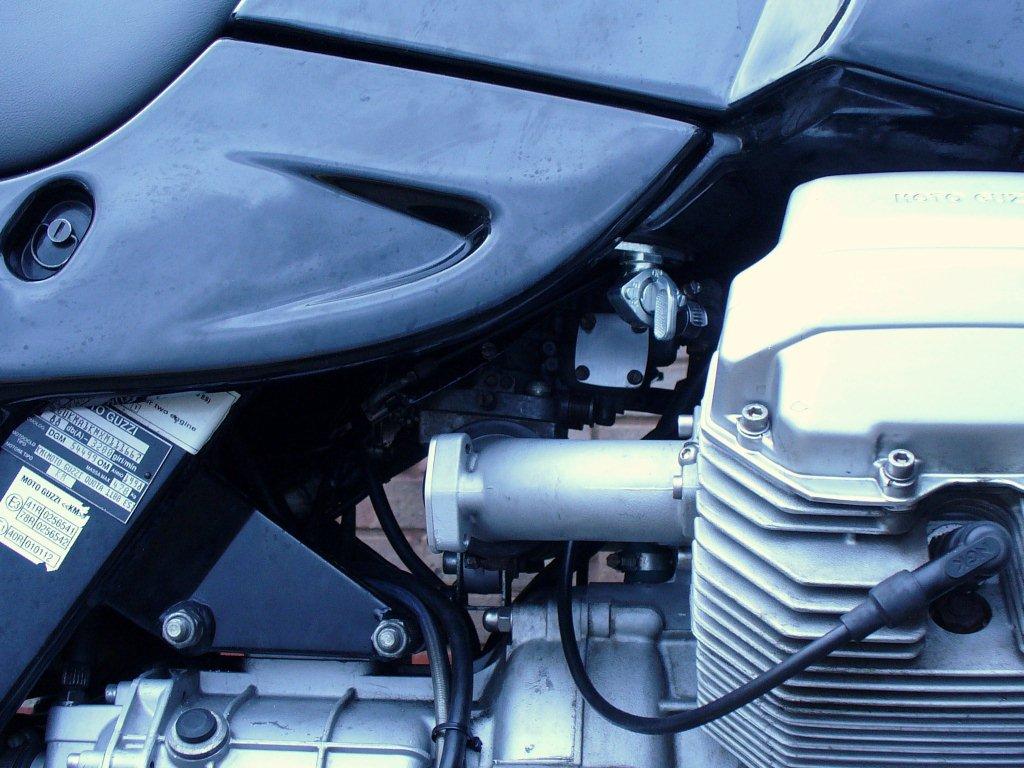 Installing a Weber carburetor on a Moto Guzzi Quota 1100 ES.