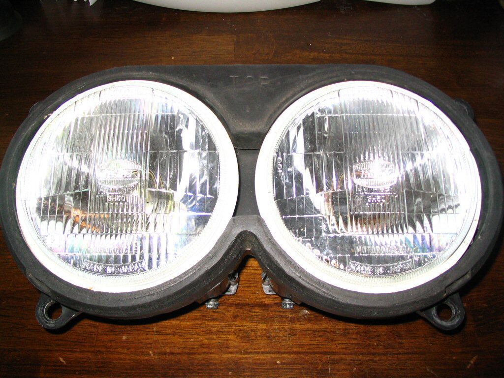 Front view of headlight. Mounting a Yamaha FZR headlight to a Moto Guzzi Quota 1100 ES.