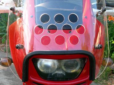 Parabellum windshield fitted to a Moto Guzzi Quota 1100 ES.