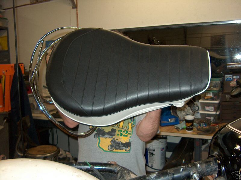 Moto Guzzi buddy seat as fit to the 850 GT California model. May also be fit to the V700, V7 Special, Ambassador, 850 GT, Eldorado, 850 California Police models.