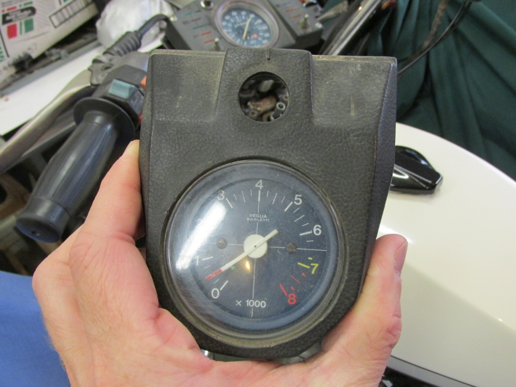 Moto Guzzi V1000 G5 tachometer.