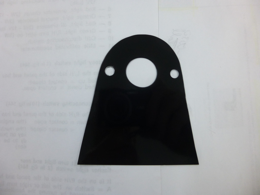 Tail light bracket cover