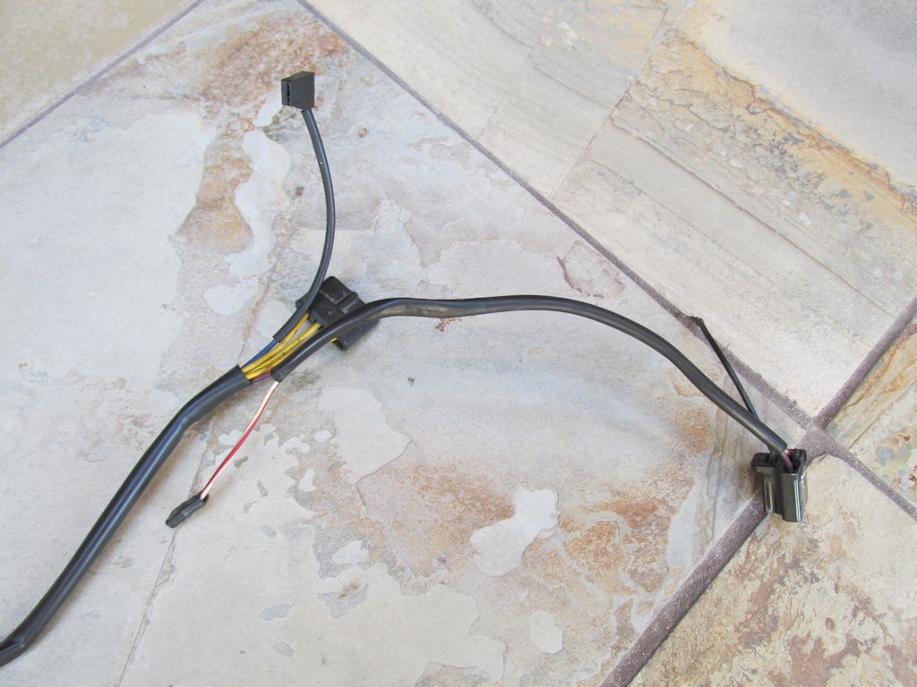 Alternator harness wiring for a 1986 Moto Guzzi Le Mans 1000 (MG# 28726360).